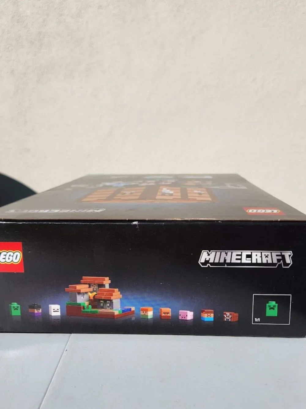 New LEGO Minecraft Crafting Table Toy Building Set 21265 Minecraft Figures, Mobs